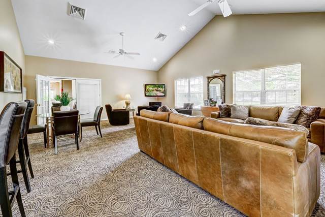 1-bedroom apartment at Woodbury Commons Apartments in Parma, OH